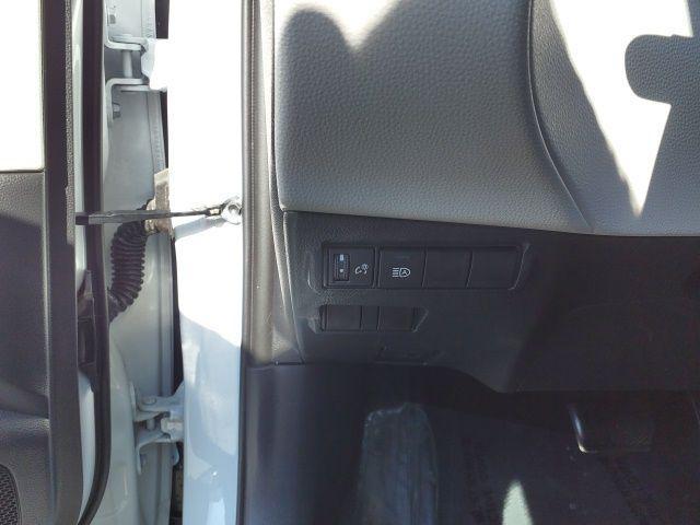 Photo of 2024 Wind Chill Pearl Toyota Corolla Cross