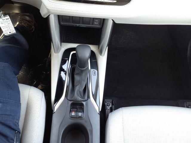 Photo of 2024 Wind Chill Pearl Toyota Corolla Cross