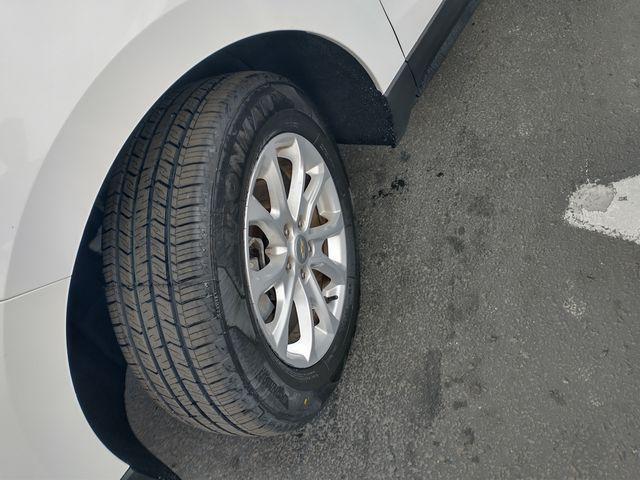 Photo of 2018 Summit White Chevrolet Equinox