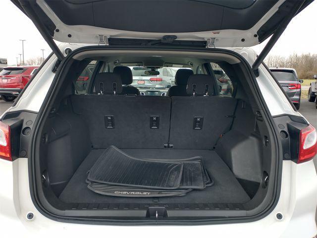 Photo of 2018 Summit White Chevrolet Equinox