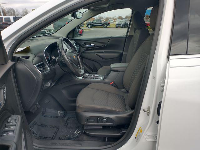Photo of 2018 Summit White Chevrolet Equinox