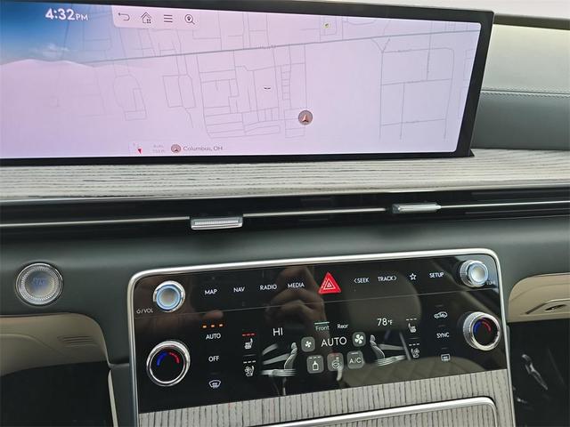 Photo of 2025 Alta White Genesis GV80