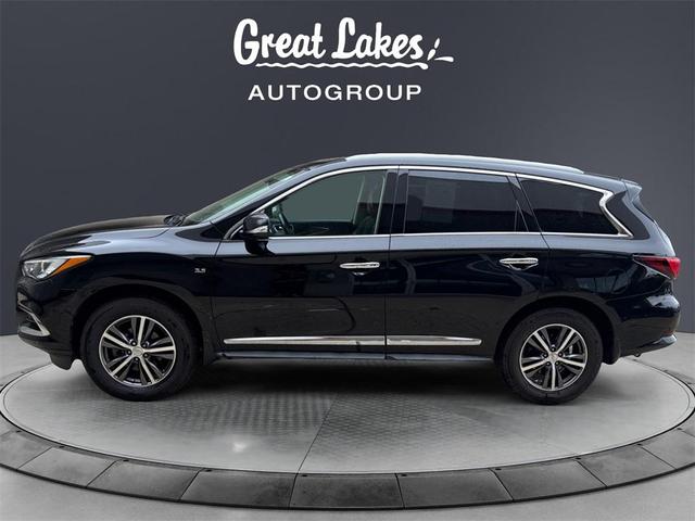 Photo of 2017 Black INFINITI QX60