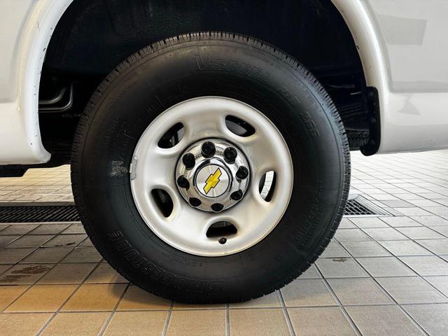 Photo of 2024 Summit White Chevrolet Express 3500