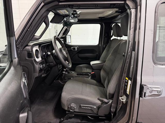 Photo of 2024 Granite Crystal Metallic Clearcoat Jeep Wrangler