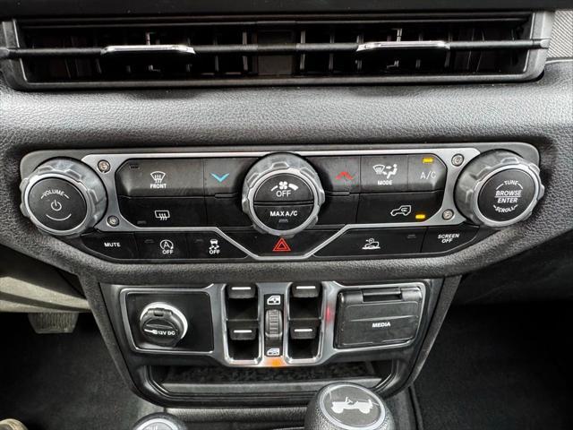 Photo of 2024 Granite Crystal Metallic Clearcoat Jeep Wrangler