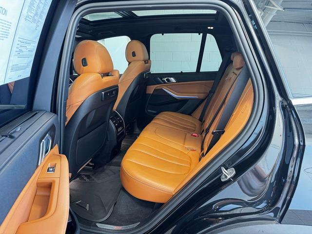 Photo of 2022 Black Sapphire Metallic BMW X5