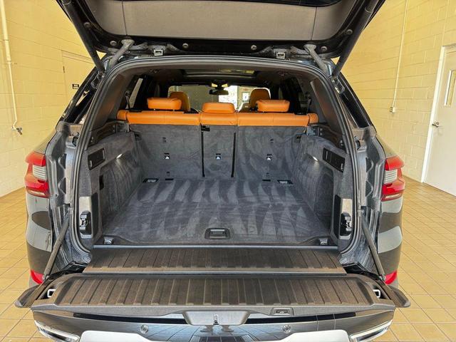 Photo of 2022 Black Sapphire Metallic BMW X5
