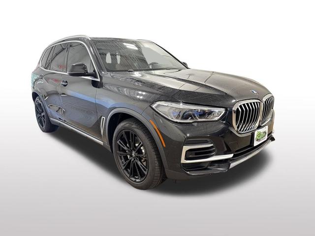 Photo of 2022 Black Sapphire Metallic BMW X5