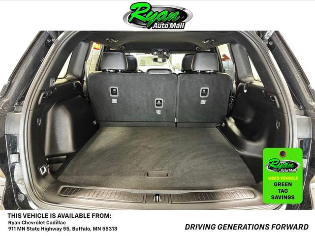 Photo of 2024 Diamond Black Crystal Pearlcoat Jeep Grand Cherokee