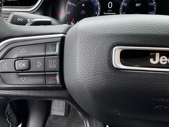 Photo of 2024 Diamond Black Crystal Pearlcoat Jeep Grand Cherokee