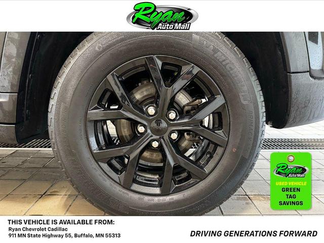 Photo of 2024 Diamond Black Crystal Pearlcoat Jeep Grand Cherokee