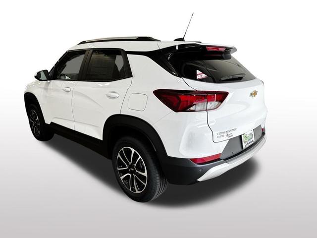 Photo of 2026 Summit White Chevrolet Trailblazer