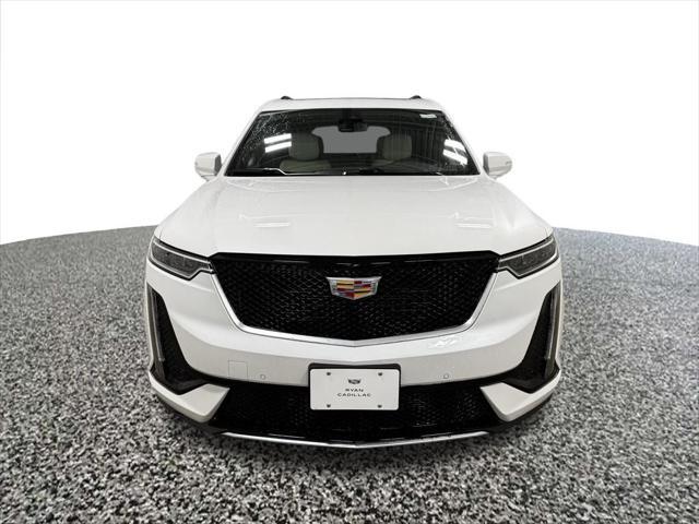 Photo of 2025 Crystal White Tricoat Cadillac XT6