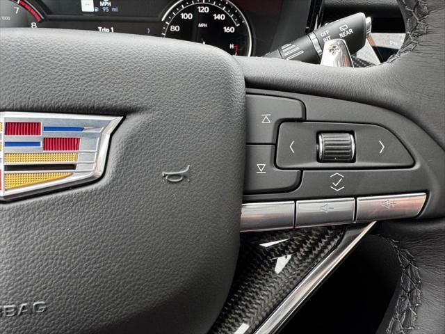 Photo of 2025 Crystal White Tricoat Cadillac XT6