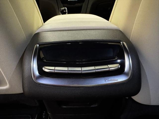 Photo of 2025 Crystal White Tricoat Cadillac XT6