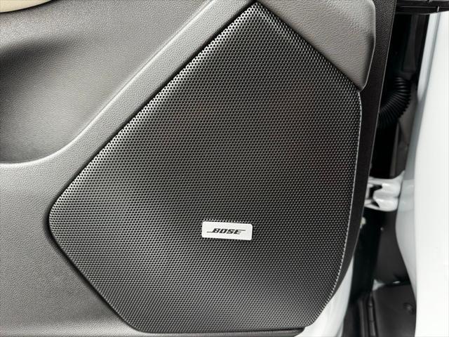 Photo of 2025 Crystal White Tricoat Cadillac XT6