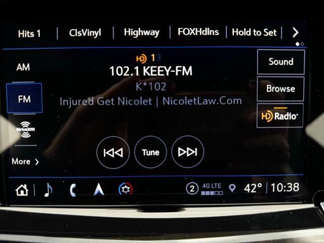Photo of 2025 Crystal White Tricoat Cadillac XT6