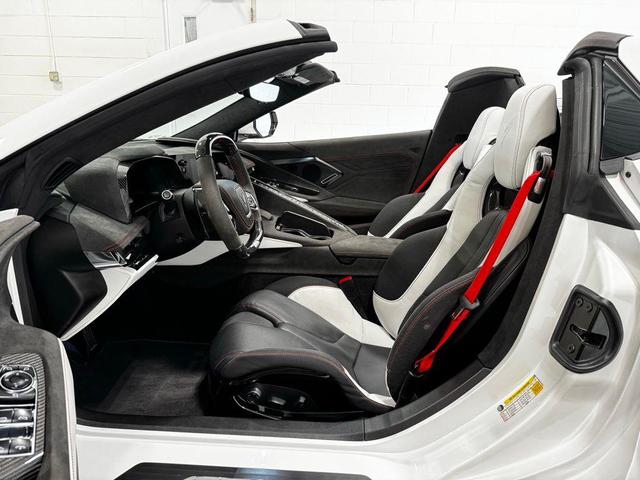 Photo of 2023 White Pearl Metallic Tricoat Chevrolet Corvette