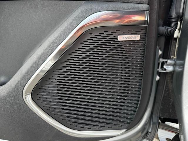 Photo of 2025 Sterling Gray Metallic Chevrolet Traverse
