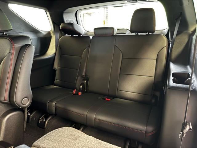 Photo of 2025 Sterling Gray Metallic Chevrolet Traverse