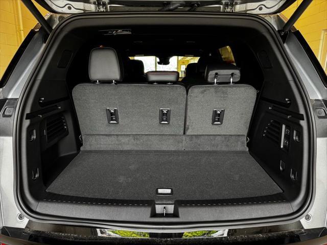 Photo of 2025 Sterling Gray Metallic Chevrolet Traverse