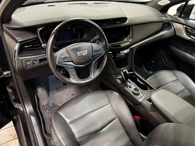 Photo of 2022 Stellar Black Metallic Cadillac XT5