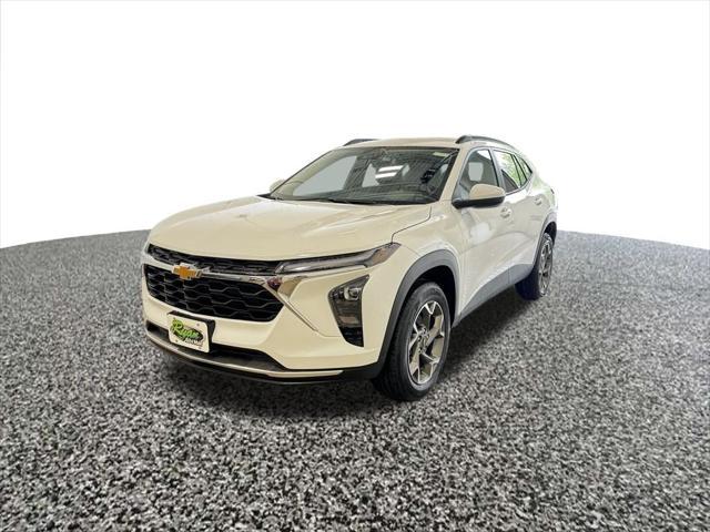 Photo of 2025 Summit White Chevrolet Trax