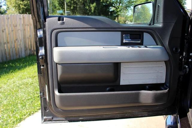Photo of 2014 Tuxedo Black Metallic Ford F-150