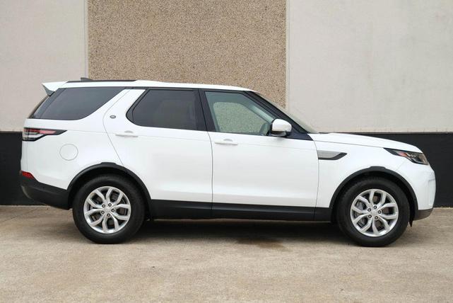 Photo of 2020 White Land Rover Discovery
