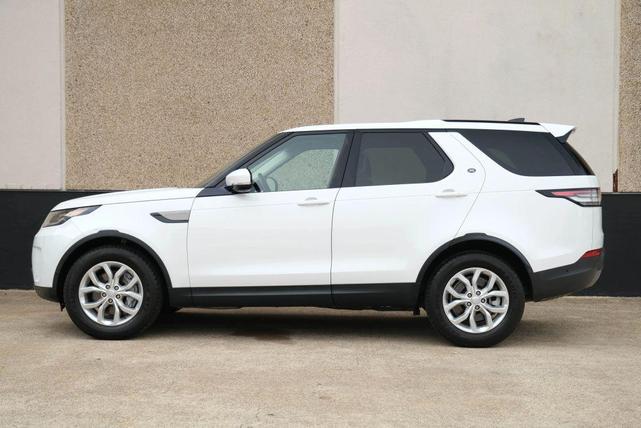 Photo of 2020 White Land Rover Discovery