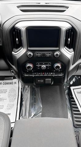 Photo of 2022 Black Chevrolet Silverado 1500