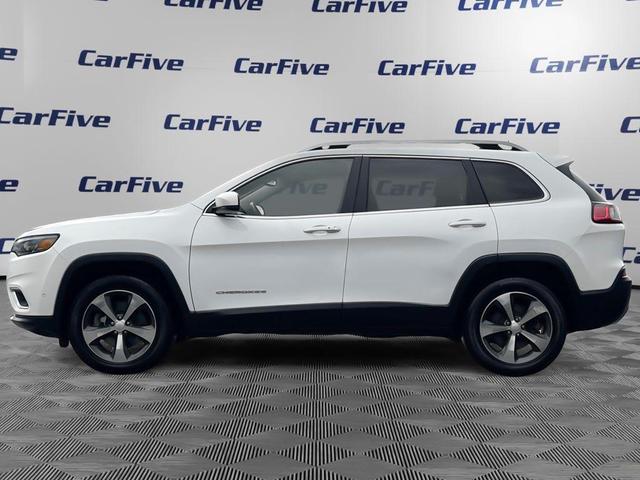 Photo of 2019 Bright White Clearcoat Jeep Cherokee