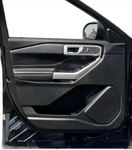 Photo of 2023 Agate Black Metallic Ford Explorer