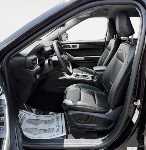 Photo of 2023 Agate Black Metallic Ford Explorer