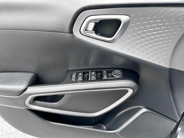 Photo of 2022 Gravity Gray Kia Soul