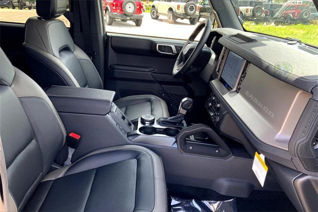 Photo of 2025 Shadow Black Ford Bronco