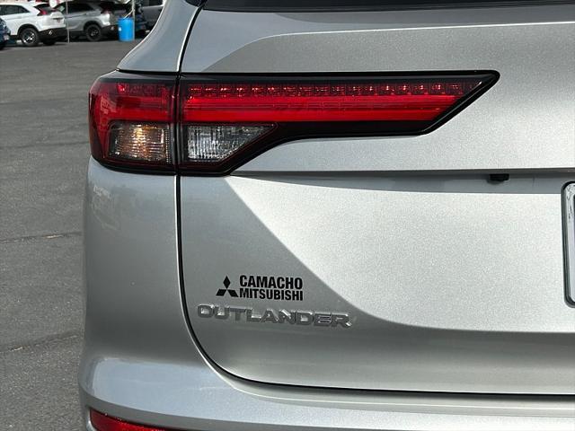 Photo of 2025 Alloy Silver Metallic Mitsubishi Outlander PHEV
