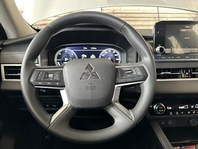 Photo of 2025 Alloy Silver Metallic Mitsubishi Outlander PHEV