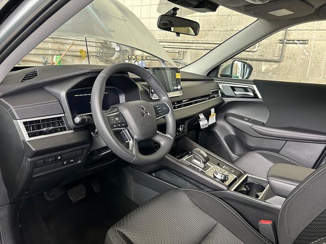 Photo of 2025 Alloy Silver Metallic Mitsubishi Outlander PHEV