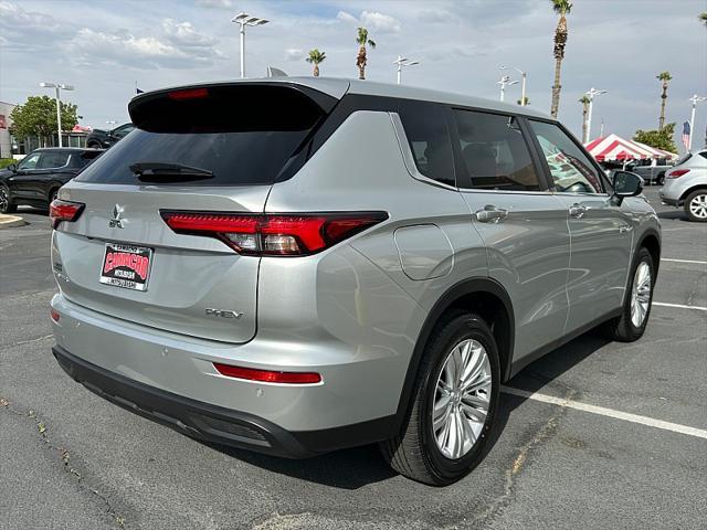 Photo of 2025 Alloy Silver Metallic Mitsubishi Outlander PHEV