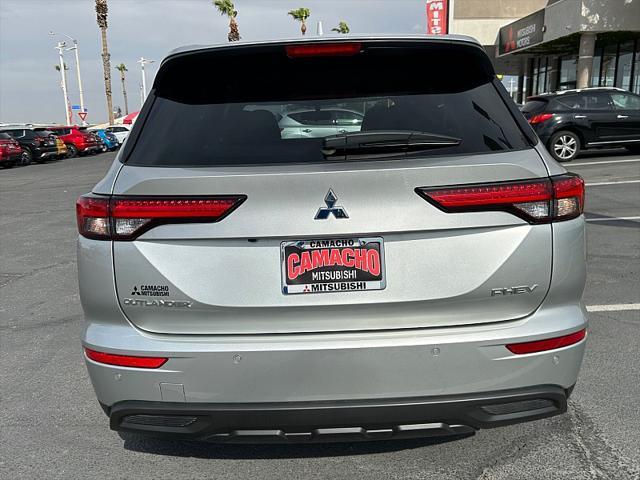 Photo of 2025 Alloy Silver Metallic Mitsubishi Outlander PHEV