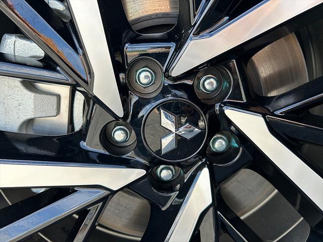 Photo of 2025 Alloy Silver Metallic Mitsubishi Outlander PHEV