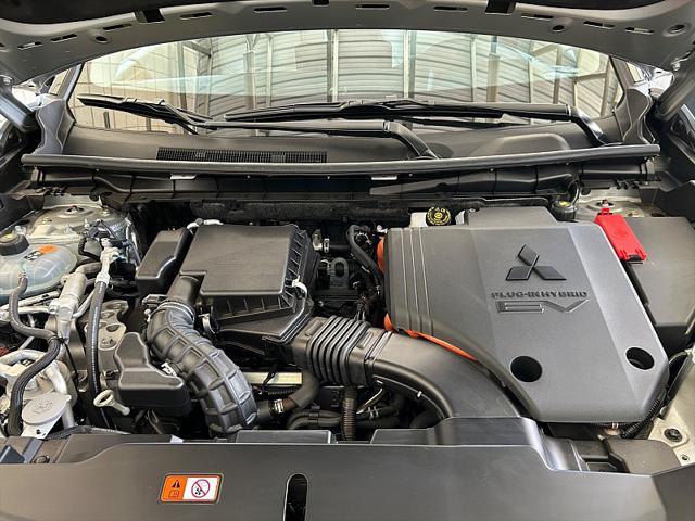Photo of 2025 Alloy Silver Metallic Mitsubishi Outlander PHEV