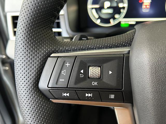 Photo of 2025 Alloy Silver Metallic Mitsubishi Outlander PHEV
