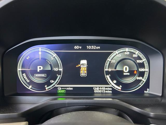Photo of 2025 Alloy Silver Metallic Mitsubishi Outlander PHEV