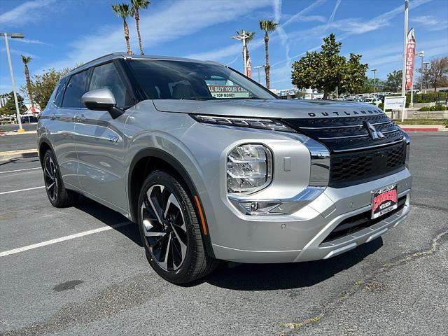 Photo of 2025 Alloy Silver Metallic Mitsubishi Outlander PHEV