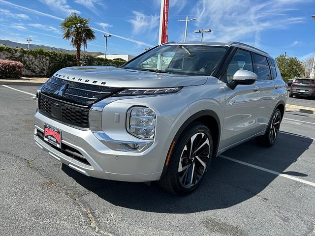 Photo of 2025 Alloy Silver Metallic Mitsubishi Outlander PHEV