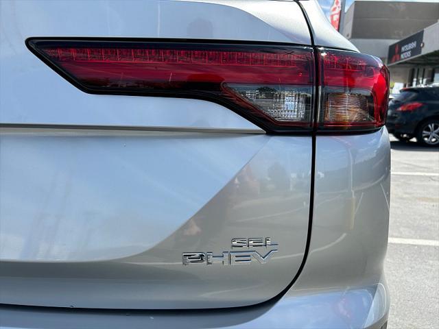 Photo of 2025 Alloy Silver Metallic Mitsubishi Outlander PHEV