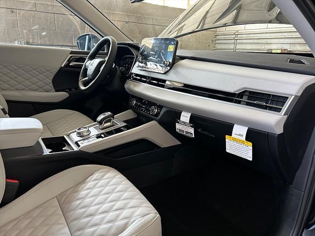 Photo of 2025 Labrador Black Pearl Mitsubishi Outlander PHEV